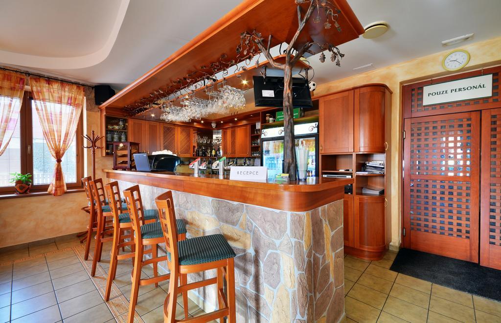 Restaurace a penzion Kamenec Jilešovice Exterior foto
