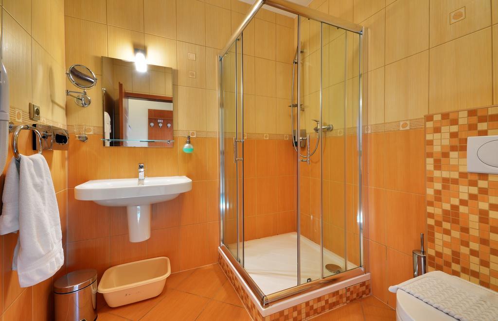 Restaurace a penzion Kamenec Jilešovice Cameră foto