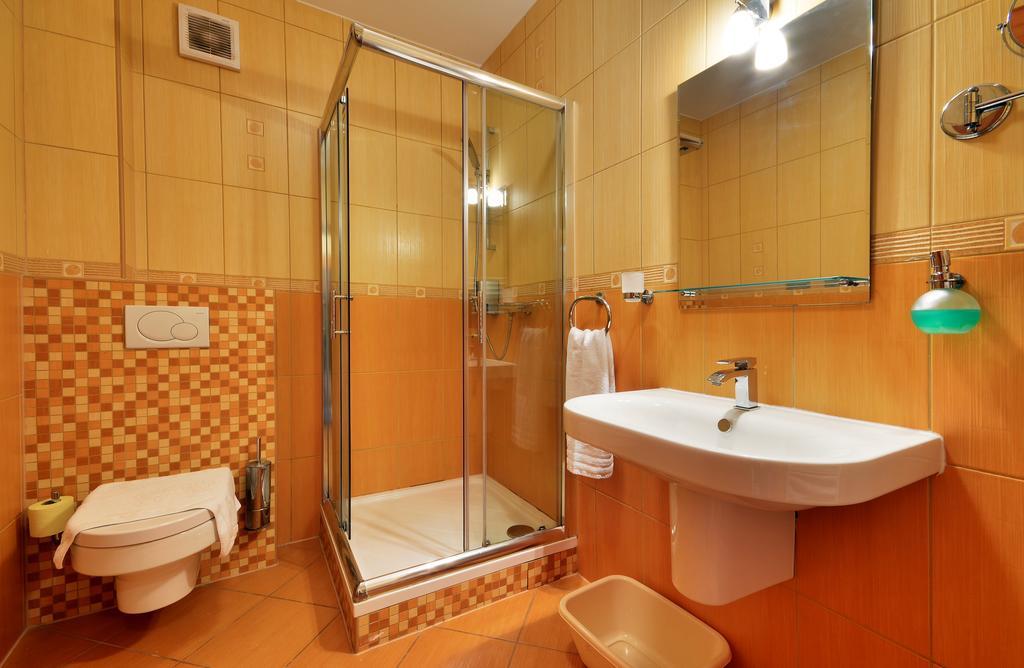 Restaurace a penzion Kamenec Jilešovice Cameră foto